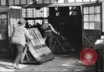 Standbild Verpackung Gewehre United States USA, 1918, aus Sekunde 29 historischem Filmmaterial Videoclip 65675063741