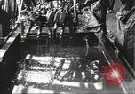 Standbild Verpackung Gewehre United States USA, 1918, aus Sekunde 43 historischem Filmmaterial Videoclip 65675063741