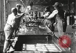 Standbild Verpackung Gewehre United States USA, 1918, aus Sekunde 47 historischem Filmmaterial Videoclip 65675063741