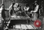 Standbild Verpackung Gewehre United States USA, 1918, aus Sekunde 51 historischem Filmmaterial Videoclip 65675063741