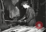 Standbild Gewehr Fertigung United States USA, 1918, aus Sekunde 17 historischem Filmmaterial Videoclip 65675063742
