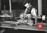 Immagine di Fabbricazione di Browning fucili automatici negli USA New Haven Connecticut. United States USA, 1918, secondo 3 filmato di repertorio 65675063743