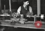 Immagine di Fabbricazione di Browning fucili automatici negli USA New Haven Connecticut. United States USA, 1918, secondo 12 filmato di repertorio 65675063743