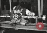 Immagine di Fabbricazione di Browning fucili automatici negli USA New Haven Connecticut. United States USA, 1918, secondo 14 filmato di repertorio 65675063743