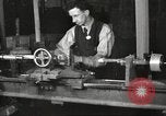 Immagine di Fabbricazione di Browning fucili automatici negli USA New Haven Connecticut. United States USA, 1918, secondo 26 filmato di repertorio 65675063743