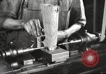 Immagine di Fabbricazione di Browning fucili automatici negli USA New Haven Connecticut. United States USA, 1918, secondo 29 filmato di repertorio 65675063743
