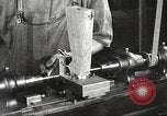Immagine di Fabbricazione di Browning fucili automatici negli USA New Haven Connecticut. United States USA, 1918, secondo 33 filmato di repertorio 65675063743
