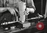 Immagine di Fabbricazione di Browning fucili automatici negli USA New Haven Connecticut. United States USA, 1918, secondo 34 filmato di repertorio 65675063743