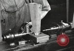 Immagine di Fabbricazione di Browning fucili automatici negli USA New Haven Connecticut. United States USA, 1918, secondo 39 filmato di repertorio 65675063743