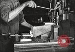 Immagine di Fabbricazione di Browning fucili automatici negli USA New Haven Connecticut. United States USA, 1918, secondo 52 filmato di repertorio 65675063743