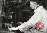 Immagine di Fabbricazione di Browning fucili automatici negli Stati Uniti New Haven Connecticut. United States USA, 1918, secondo 31 filmato di repertorio 65675063744