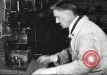 Immagine di Fabbricazione di Browning fucili automatici negli Stati Uniti New Haven Connecticut. United States USA, 1918, secondo 33 filmato di repertorio 65675063744