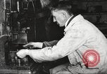 Immagine di Fabbricazione di Browning fucili automatici negli Stati Uniti New Haven Connecticut. United States USA, 1918, secondo 34 filmato di repertorio 65675063744