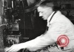 Immagine di Fabbricazione di Browning fucili automatici negli Stati Uniti New Haven Connecticut. United States USA, 1918, secondo 37 filmato di repertorio 65675063744