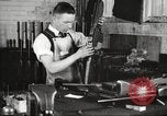 Immagine di Winchester ripetendo le armi Company New Haven Connecticut USA, 1918, secondo 44 filmato di repertorio 65675063745