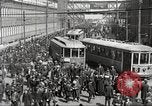 Immagine di Carrelli al di fuori di fabbrica United States USA, 1918, secondo 3 filmato di repertorio 65675063746
