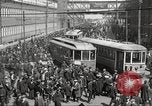 Immagine di Carrelli al di fuori di fabbrica United States USA, 1918, secondo 4 filmato di repertorio 65675063746