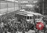 Immagine di Carrelli al di fuori di fabbrica United States USA, 1918, secondo 5 filmato di repertorio 65675063746