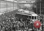 Immagine di Carrelli al di fuori di fabbrica United States USA, 1918, secondo 6 filmato di repertorio 65675063746