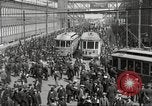 Immagine di Carrelli al di fuori di fabbrica United States USA, 1918, secondo 9 filmato di repertorio 65675063746