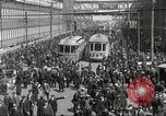 Immagine di Carrelli al di fuori di fabbrica United States USA, 1918, secondo 10 filmato di repertorio 65675063746