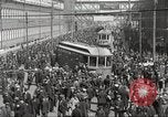 Immagine di Carrelli al di fuori di fabbrica United States USA, 1918, secondo 17 filmato di repertorio 65675063746