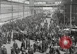 Immagine di Carrelli al di fuori di fabbrica United States USA, 1918, secondo 24 filmato di repertorio 65675063746