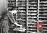 Immagine di Fabbricazione a pistola United States USA, 1918, secondo 17 filmato di repertorio 65675063747