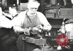 Immagine di Fabbricazione a pistola United States USA, 1918, secondo 27 filmato di repertorio 65675063747