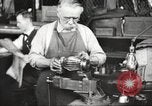 Immagine di Fabbricazione a pistola United States USA, 1918, secondo 32 filmato di repertorio 65675063747