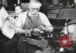 Immagine di Fabbricazione a pistola United States USA, 1918, secondo 33 filmato di repertorio 65675063747