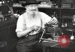 Immagine di Fabbricazione a pistola United States USA, 1918, secondo 38 filmato di repertorio 65675063747
