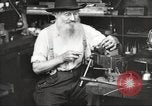 Immagine di Fabbricazione a pistola United States USA, 1918, secondo 49 filmato di repertorio 65675063747