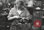Immagine di Fabbricazione a pistola United States USA, 1918, secondo 55 filmato di repertorio 65675063747