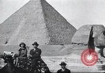 Immagine di Turisti visitano Egitto, 1927, secondo 5 filmato di repertorio 65675063760