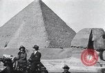 Immagine di Turisti visitano Egitto, 1927, secondo 6 filmato di repertorio 65675063760