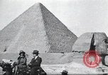 Immagine di Turisti visitano Egitto, 1927, secondo 7 filmato di repertorio 65675063760