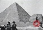 Immagine di Turisti visitano Egitto, 1927, secondo 8 filmato di repertorio 65675063760