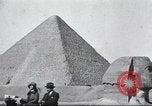 Immagine di Turisti visitano Egitto, 1927, secondo 11 filmato di repertorio 65675063760