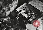 Image Éléments dans voiture de Clyde Barrow et Bonnie Parker Arcadia Louisiana USA, 1934, de la seconde 7 séquences d'archives historiques vidéo 65675063769