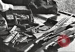 Image Éléments dans voiture de Clyde Barrow et Bonnie Parker Arcadia Louisiana USA, 1934, de la seconde 10 séquences d'archives historiques vidéo 65675063769