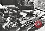 Image Éléments dans voiture de Clyde Barrow et Bonnie Parker Arcadia Louisiana USA, 1934, de la seconde 13 séquences d'archives historiques vidéo 65675063769