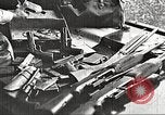 Image Éléments dans voiture de Clyde Barrow et Bonnie Parker Arcadia Louisiana USA, 1934, de la seconde 15 séquences d'archives historiques vidéo 65675063769