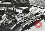 Image Éléments dans voiture de Clyde Barrow et Bonnie Parker Arcadia Louisiana USA, 1934, de la seconde 18 séquences d'archives historiques vidéo 65675063769