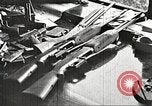 Image Éléments dans voiture de Clyde Barrow et Bonnie Parker Arcadia Louisiana USA, 1934, de la seconde 23 séquences d'archives historiques vidéo 65675063769