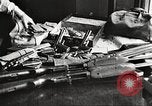 Image Éléments dans voiture de Clyde Barrow et Bonnie Parker Arcadia Louisiana USA, 1934, de la seconde 39 séquences d'archives historiques vidéo 65675063769