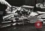 Image Éléments dans voiture de Clyde Barrow et Bonnie Parker Arcadia Louisiana USA, 1934, de la seconde 41 séquences d'archives historiques vidéo 65675063769