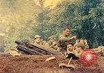Image 5e Marines blessés traités dans la jungle Talasea Nouvelle-Bretagne Papouasie-Nouvelle-Guinée, 1944, de la seconde 27 séquences d'archives historiques vidéo 65675063812