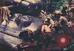 Image 5e Marines blessés traités dans la jungle Talasea Nouvelle-Bretagne Papouasie-Nouvelle-Guinée, 1944, de la seconde 42 séquences d'archives historiques vidéo 65675063812