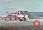 Immagine di 6° battaglione del serbatoio Okinawa isole Ryukyu, 1945, secondo 18 filmato di repertorio 65675063823